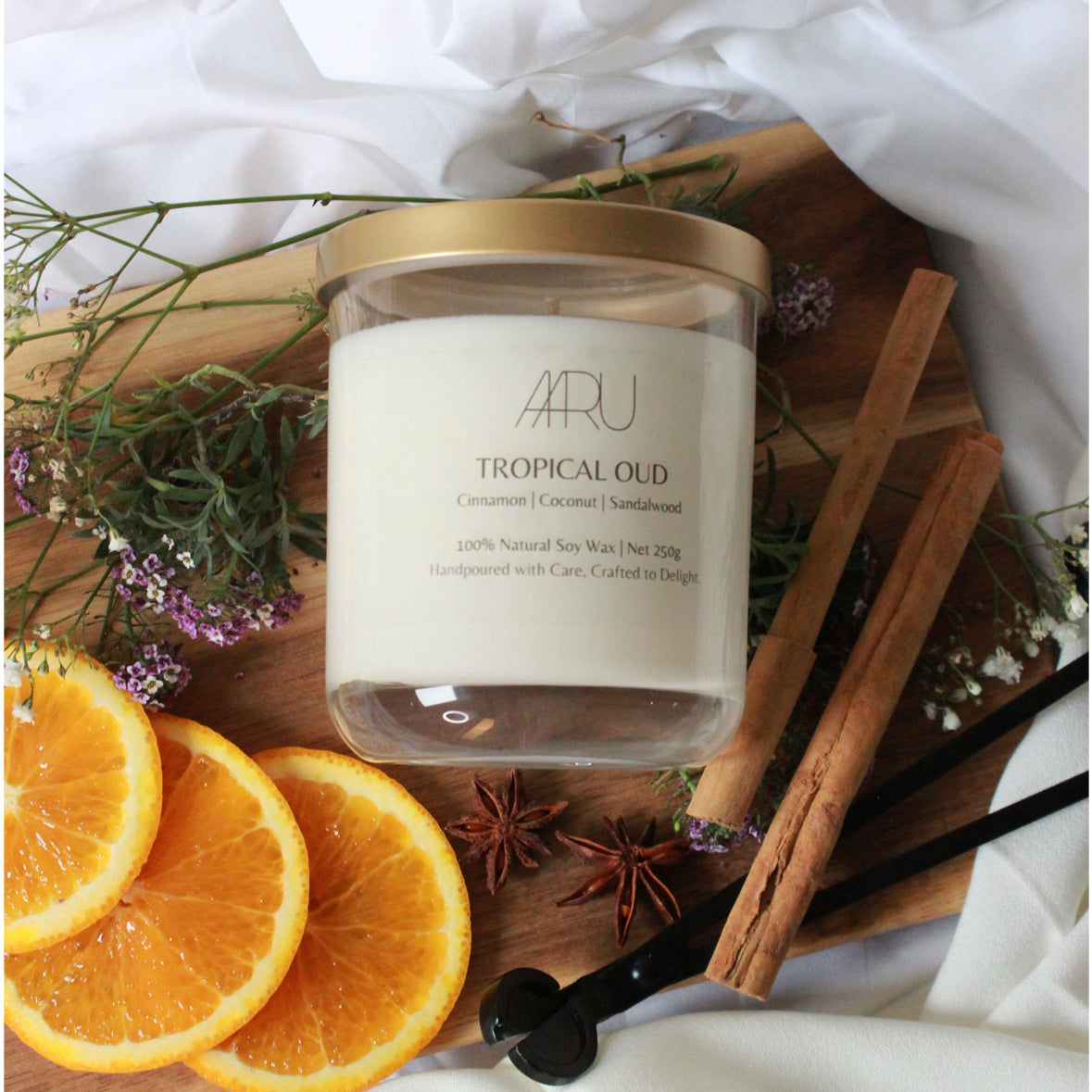 Aaru Tropical Oud Candle